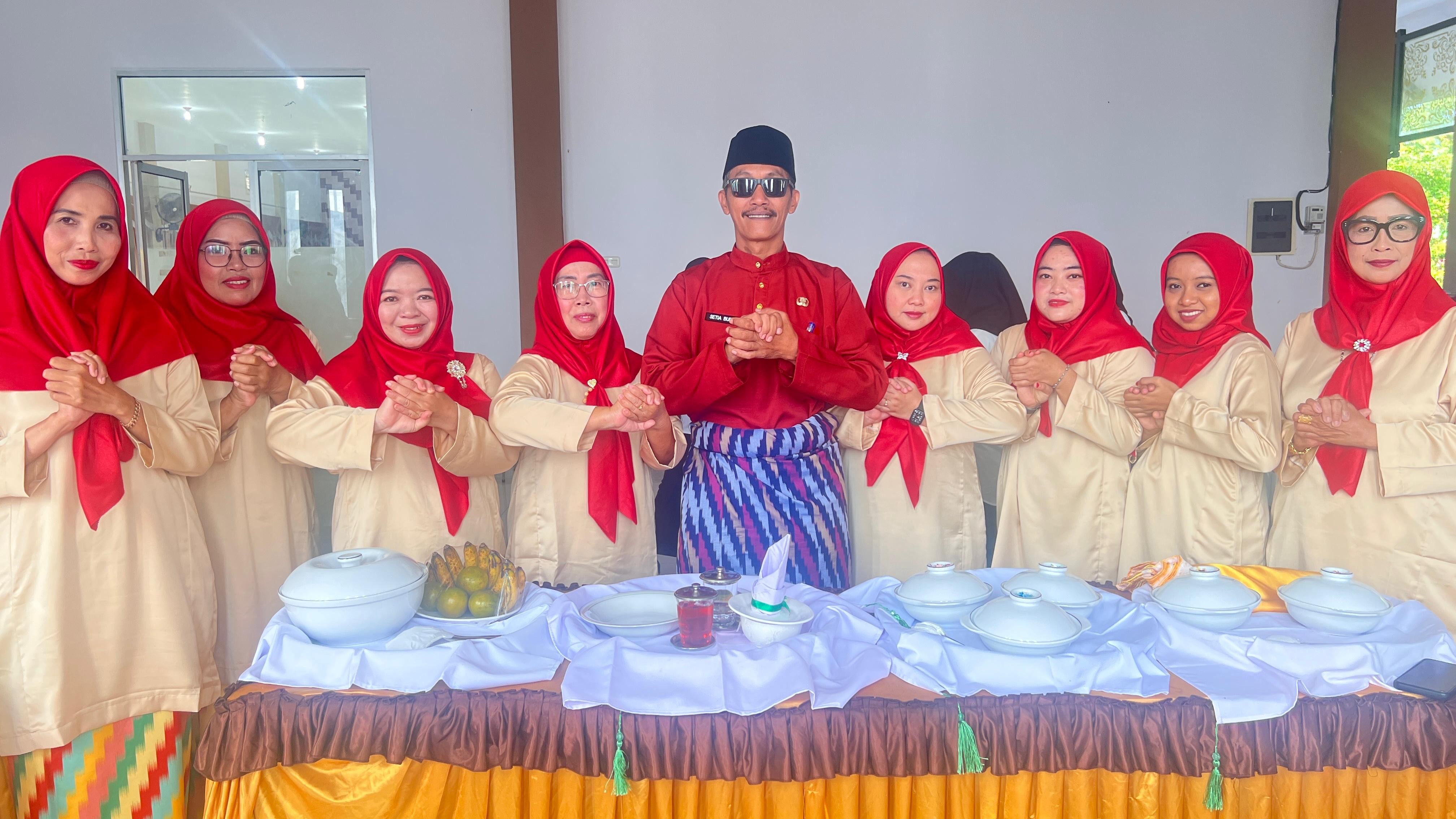 KEGIATAN SAPRAHAN DI AULA KECAMATAN PONTIANAK KOTA